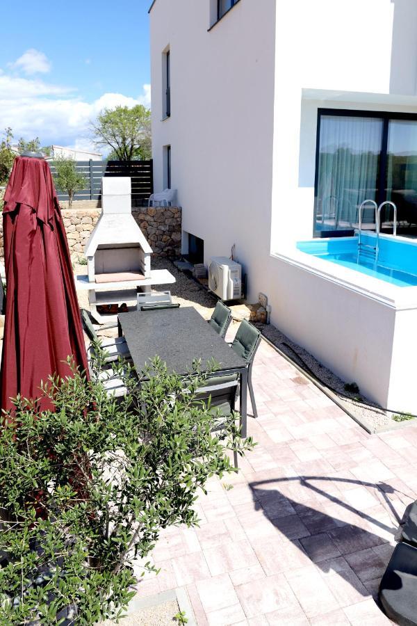 Apartments Terra Sun With Private Pool Or Jacuzzi Njivice Kültér fotó